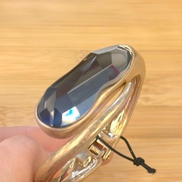 Brand New Robert Lee Morris Antique Gold Tone Large Stone Hinge Cuff Bracelet - Picture 7 of 13